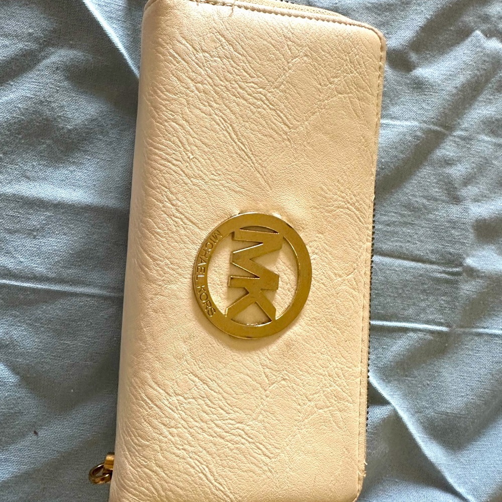 Faux Michael Kors wallet